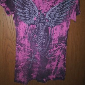 Beautiful women's T-shirt!!